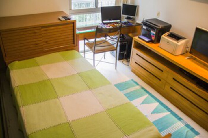 Room 46 of 75