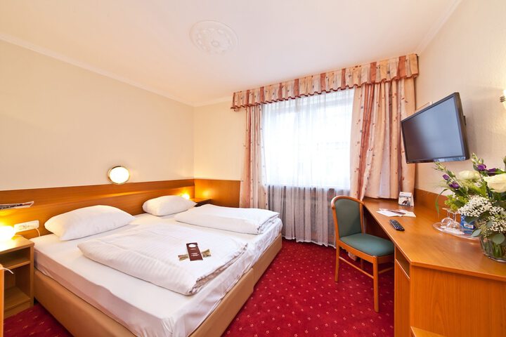 Room 4 of 39