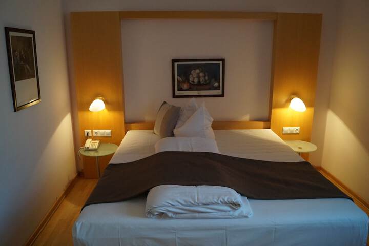 Room 5 of 24
