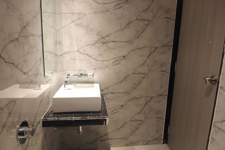 Room 54 of 65