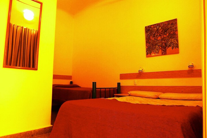 Room 4 of 10