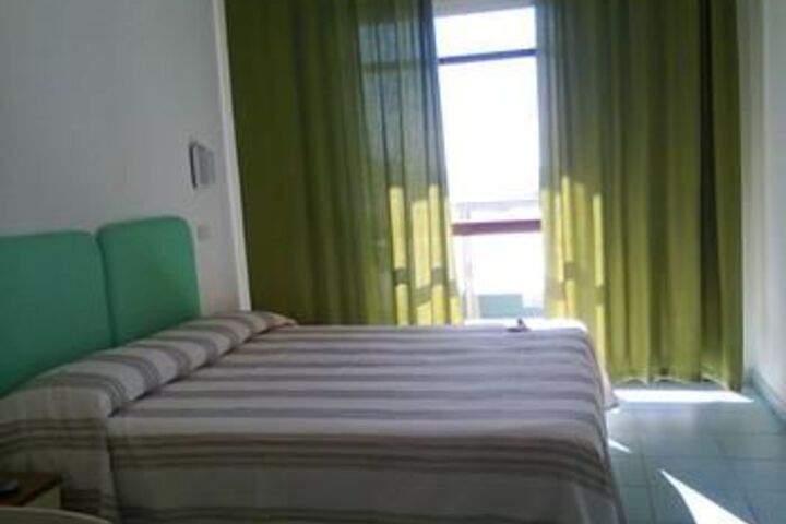 Room 19 of 33