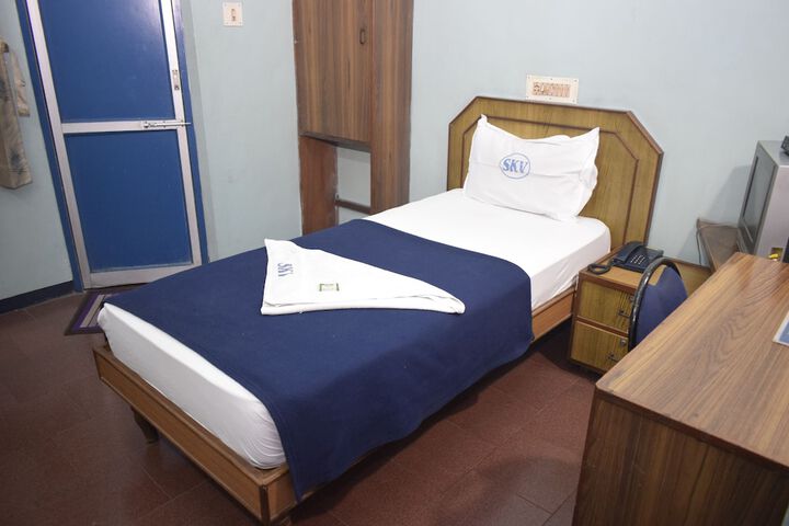 Room 6 of 20