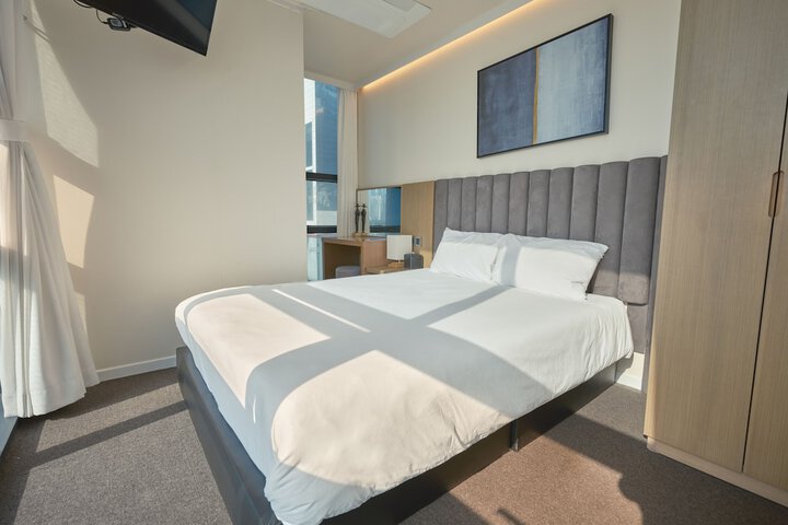 Room 33 of 224