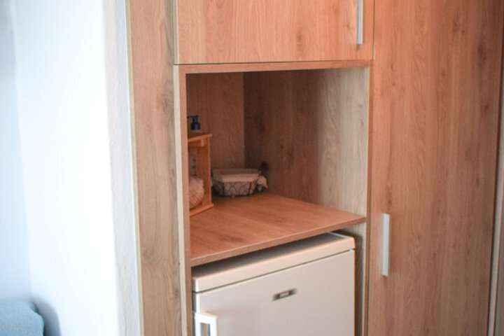 Room 5 of 50