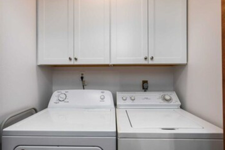 Laundry 19 of 31