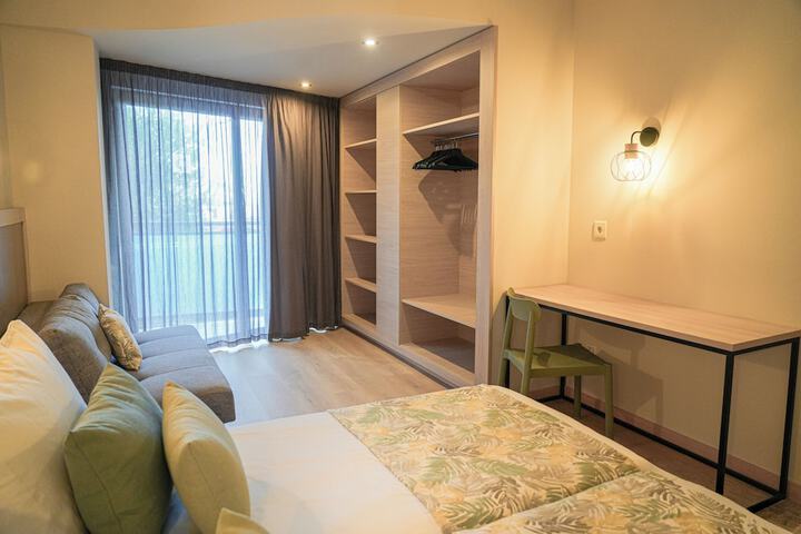 Room 7 of 30