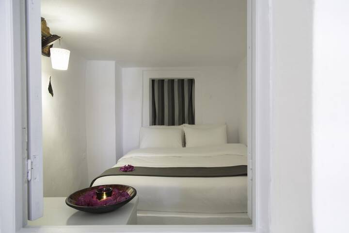 Room 5 of 32