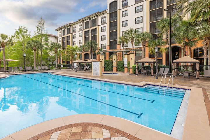 Exercise/lap pool