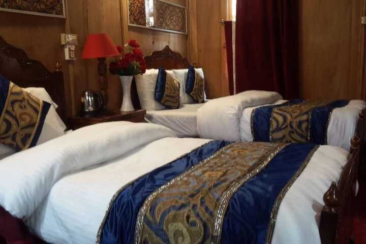 Room 3 of 10