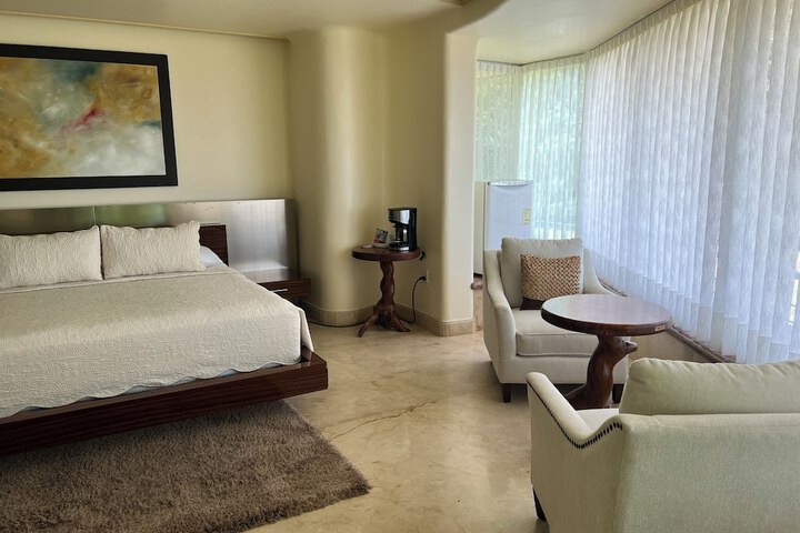 Room 113 of 336