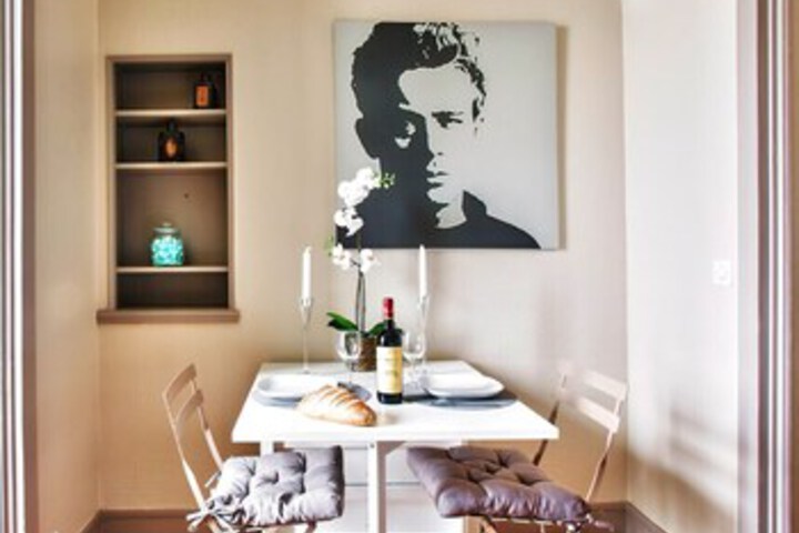Room 4 of 42