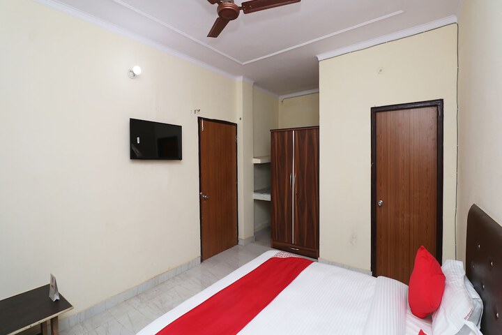 Room 14 of 21