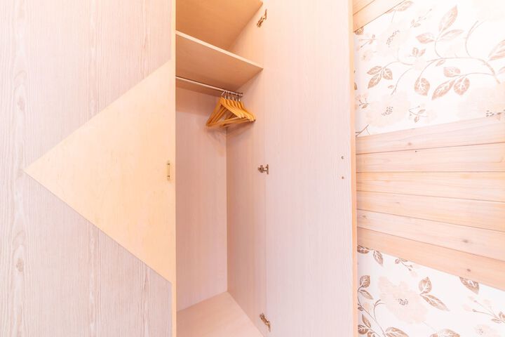 Room 10 of 73