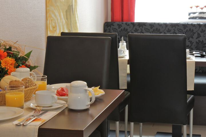 Breakfast/Coffee Service 27 of 37