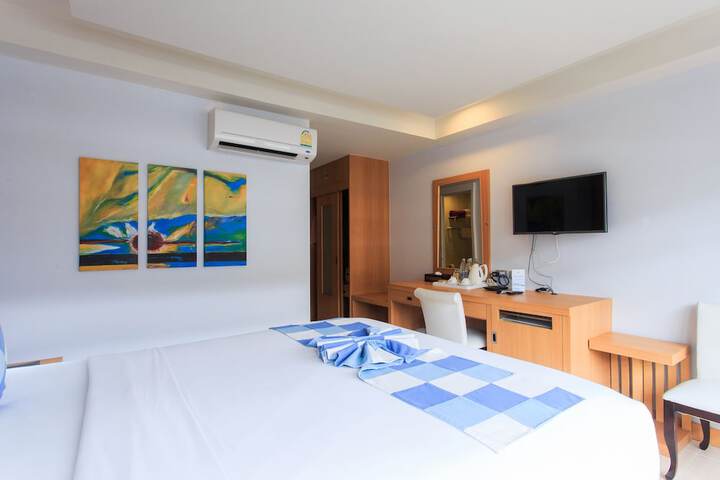 Room 13 of 47