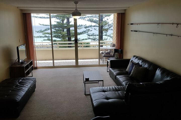 Room 4 of 10