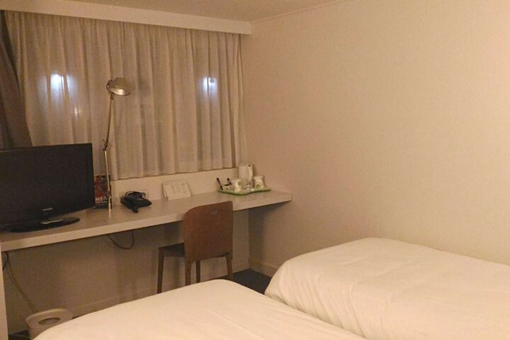 Room 5 of 39