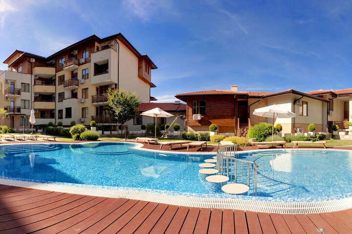 Pool 143 of 209