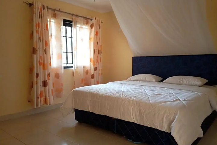 Room 3 of 17