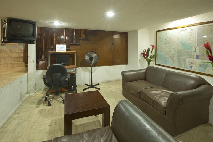 Entrance & Lobby