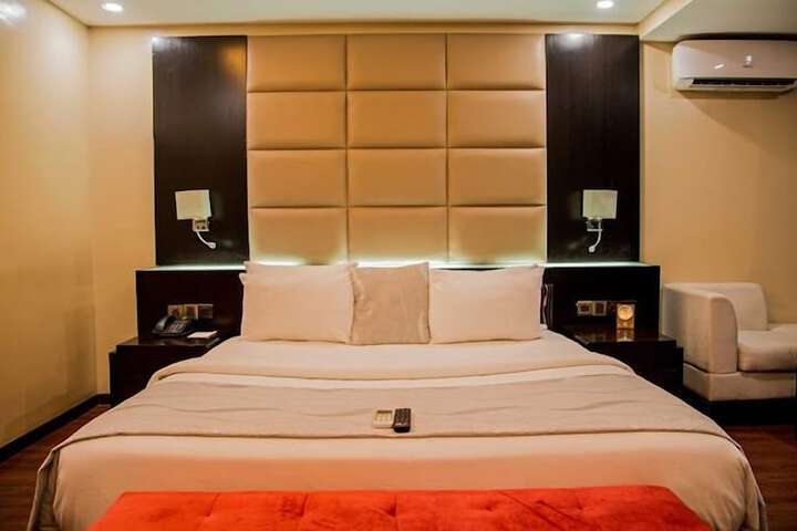 Room 8 of 46