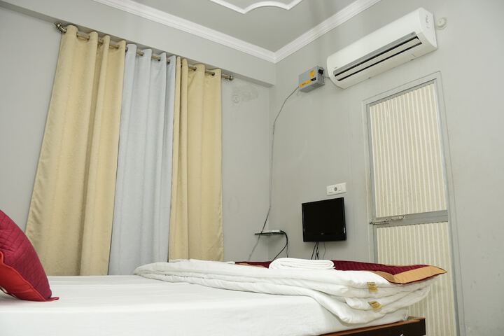 Room 48 of 73