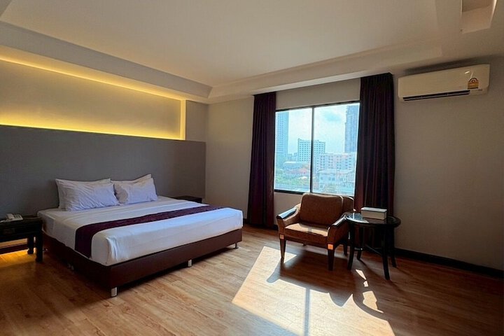 Room 16 of 26