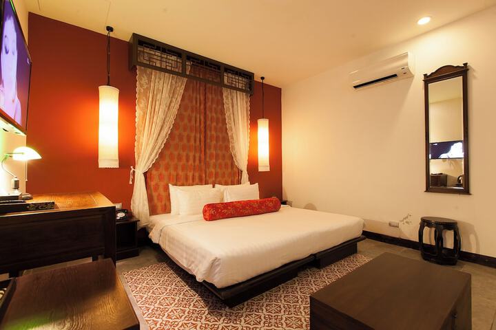 Room 3 of 44