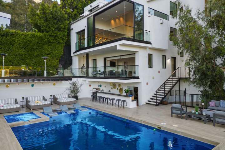 Pool 16 of 41