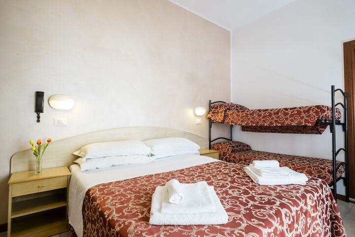 Room 5 of 22