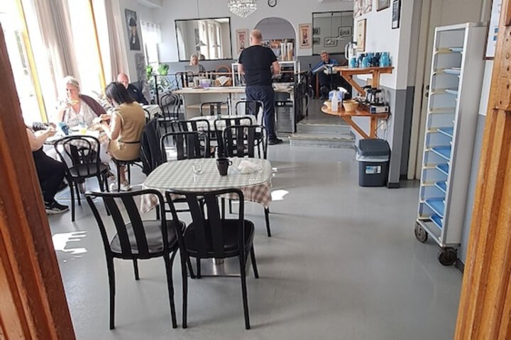 Breakfast/Coffee Service 45 of 104