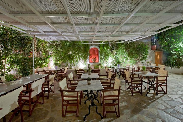 Dining 47 of 61