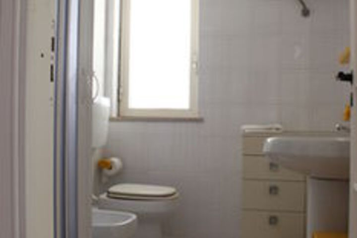 Room 3 of 25