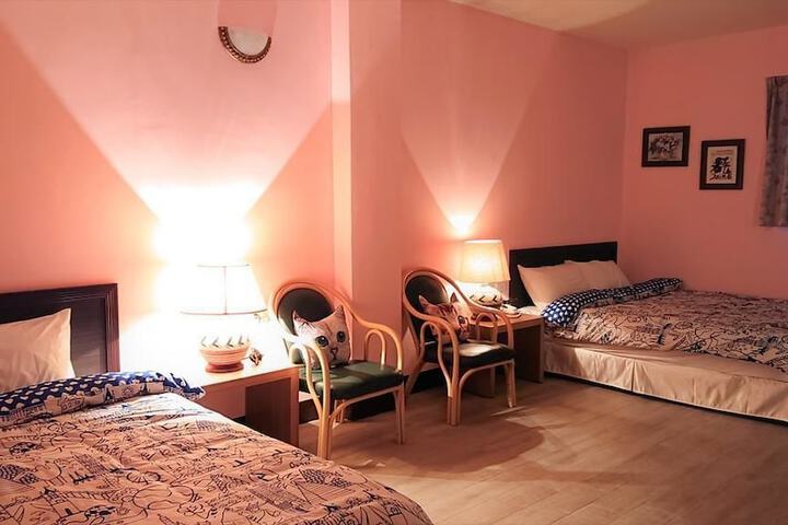 Room 7 of 28