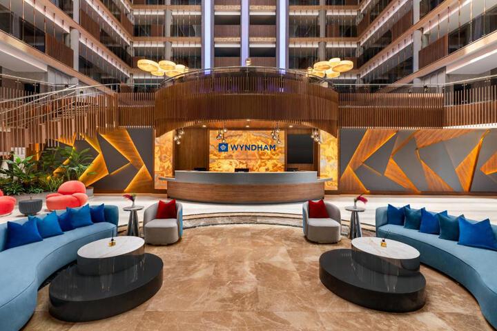 Entrance & Lobby