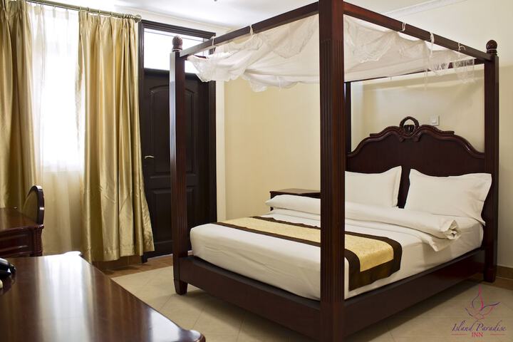 Room 3 of 40