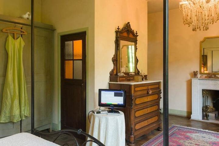 Room amenity