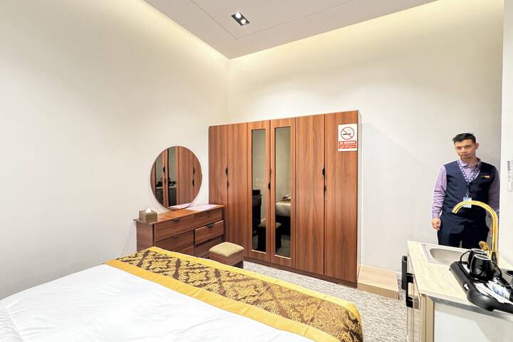 Room 10 of 61