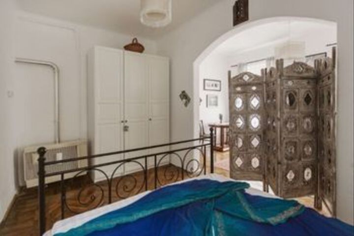 Room 8 of 17