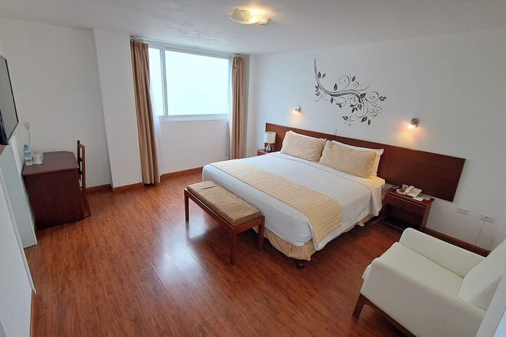 Room 11 of 27