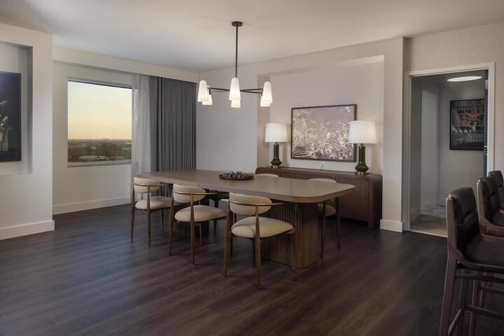 Room 52 of 147