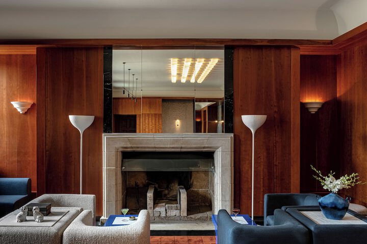 Lounge 102 of 136