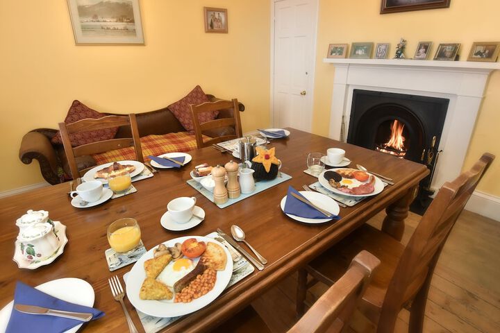 Dining 12 of 45