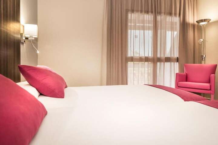 Room 7 of 30