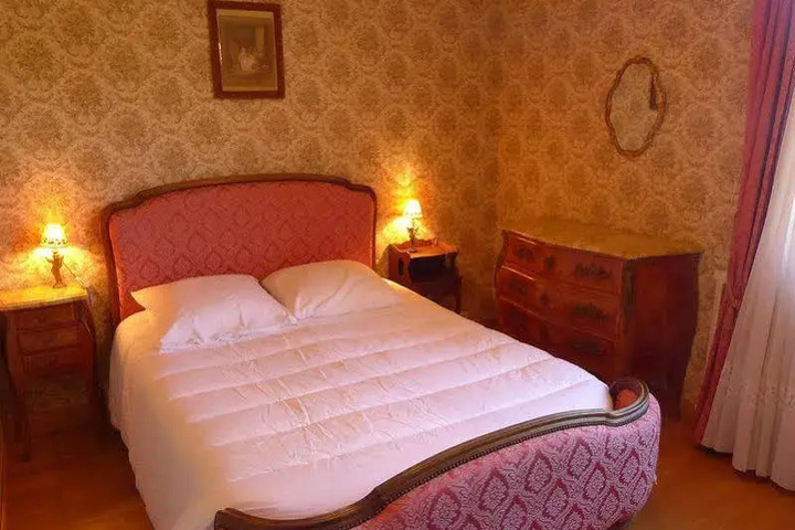 Room 4 of 15