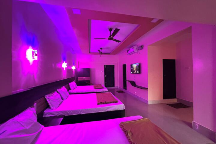 Room 16 of 31