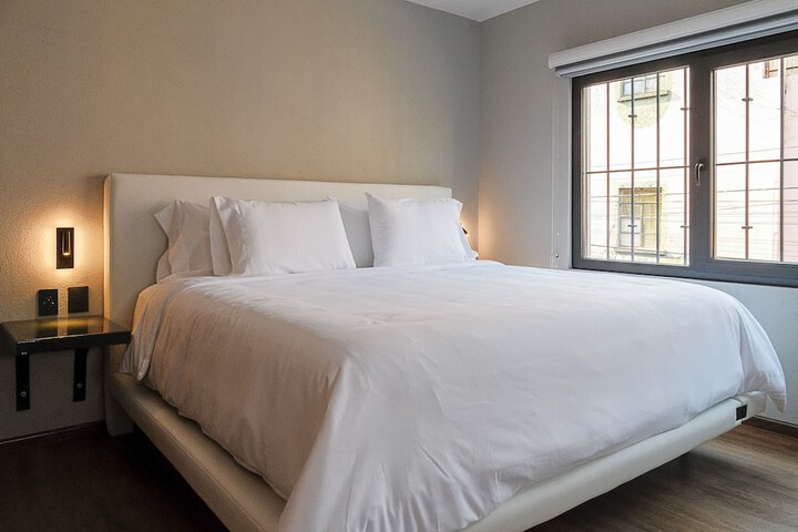 Room 5 of 34