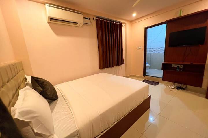 Room 4 of 31