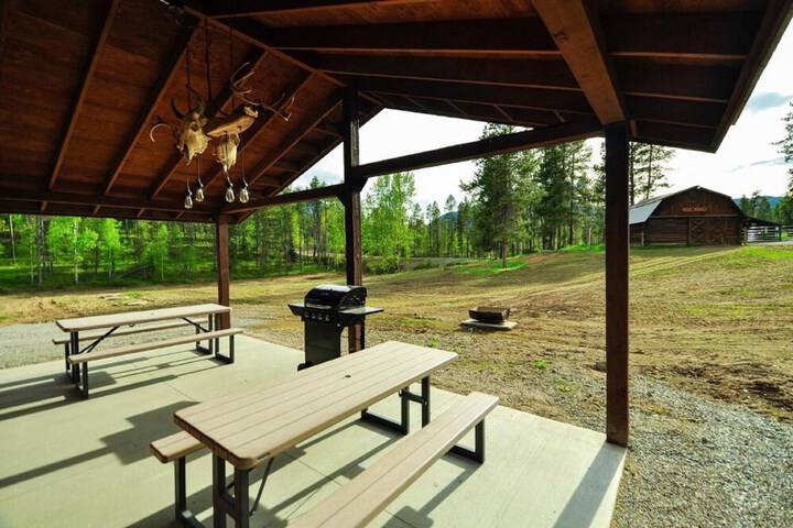 Property Grounds 49 of 57